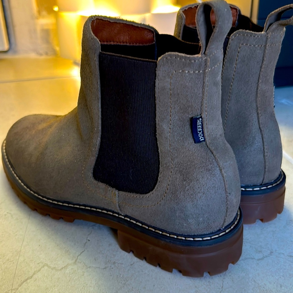 Docker brand boots leather very nice and new